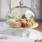 Tortenplatte Sweet Flower in Mintgrün hell mit Glashaube